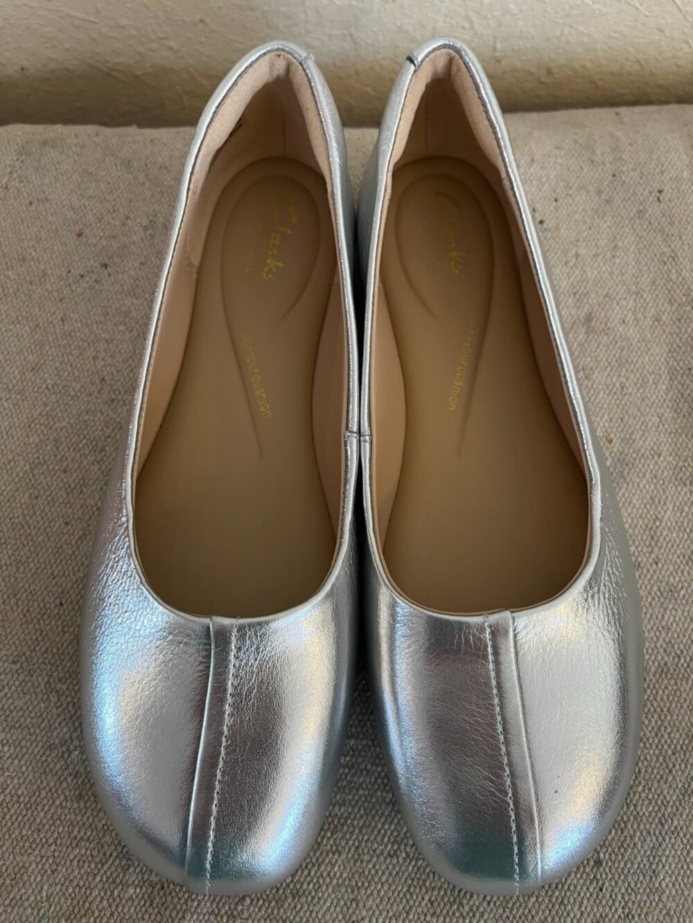 Clarks Woman's Livia lily Ballet Leather Silver Slip-On Casual Shoes Sz 6.5